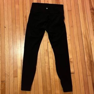 Lululemon black wunder under leggings, size 8
